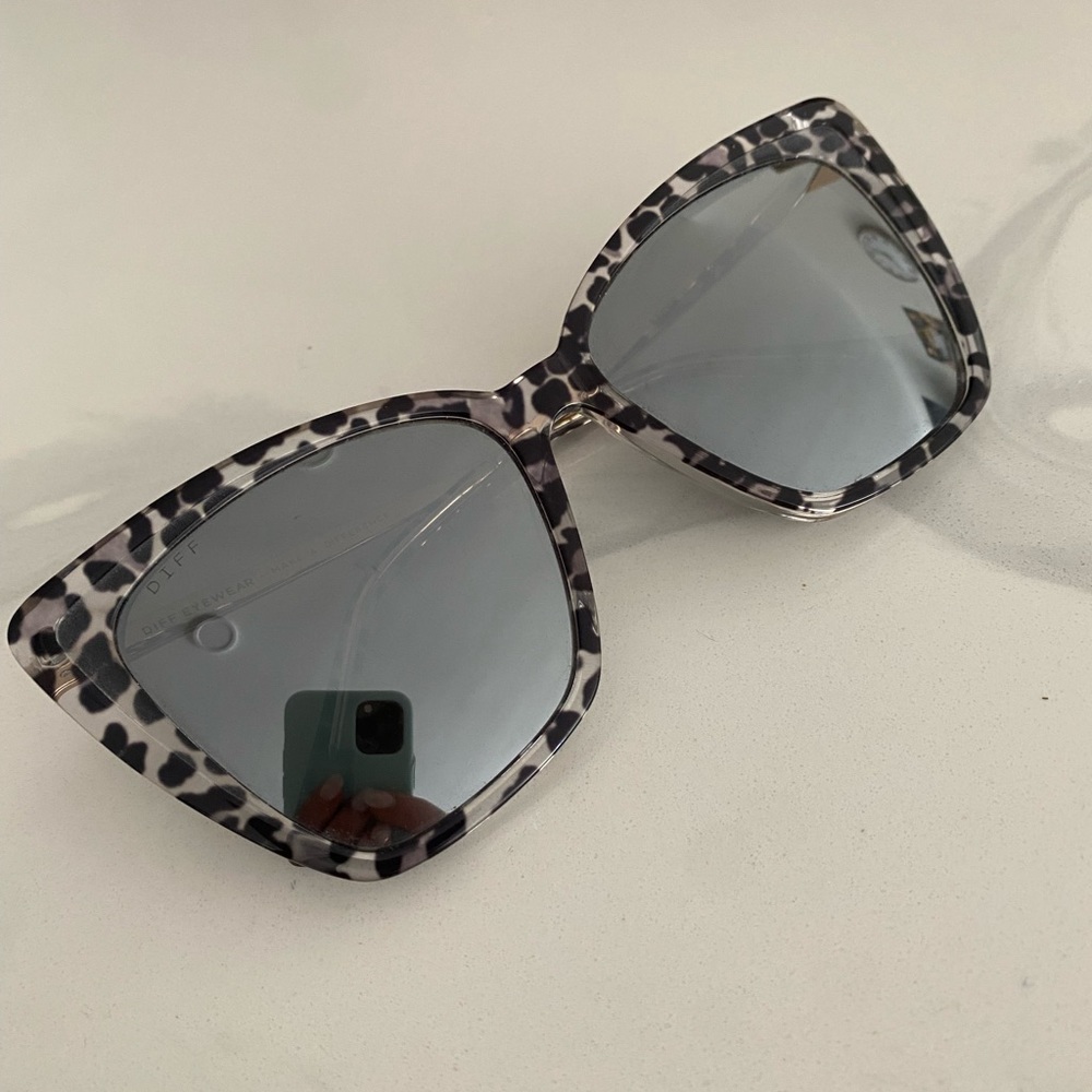 DIFF sunglasses. Mirrored, Cat-eye, Cheetah print 🐆